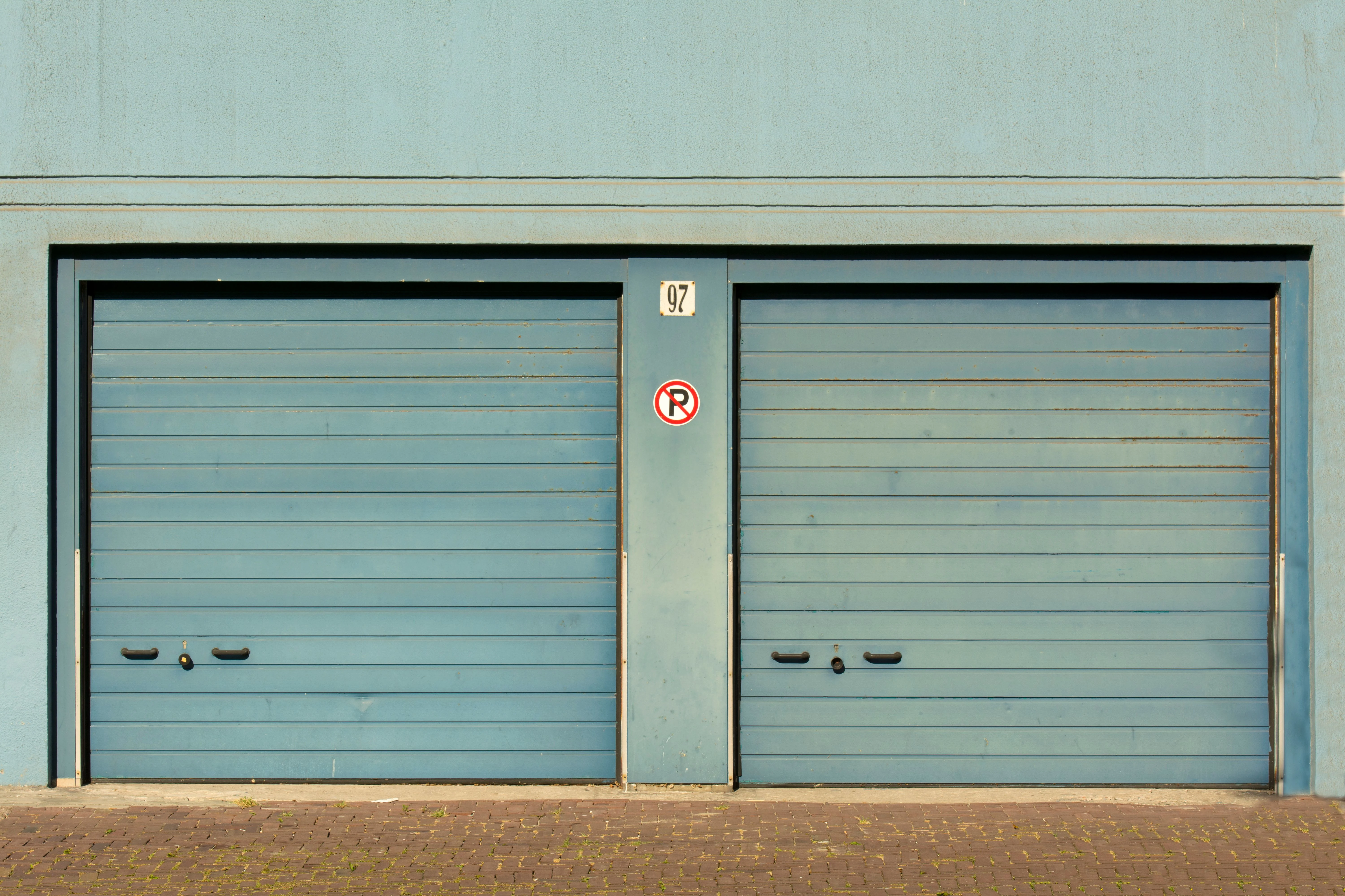 Residential garage door in Boone